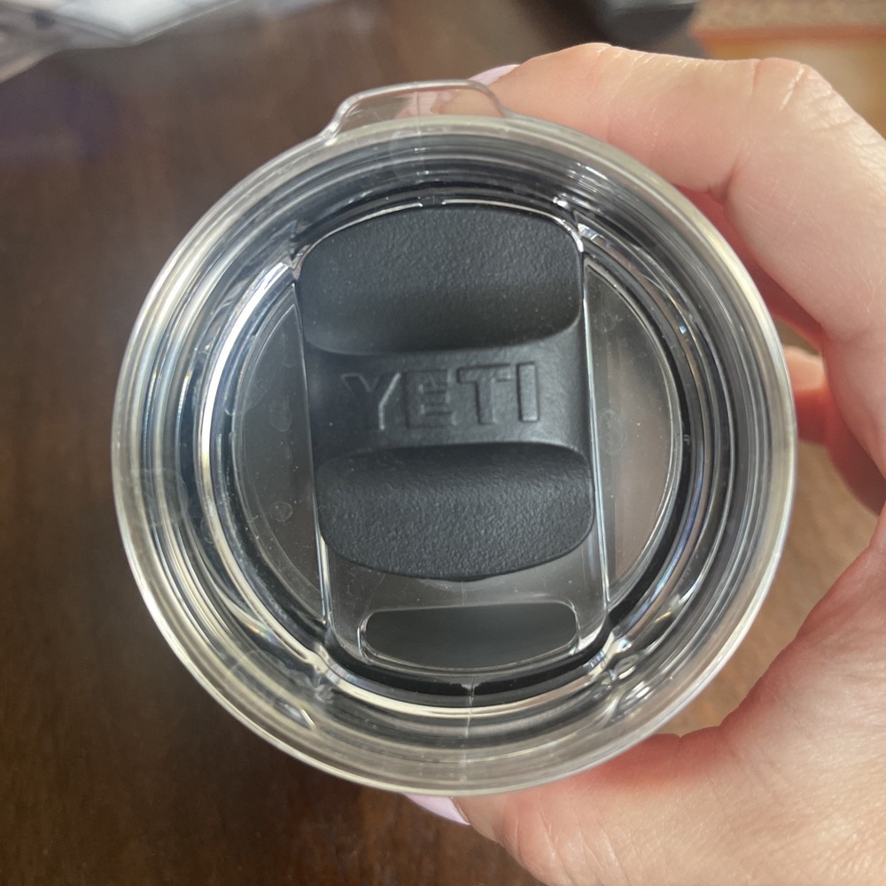 Yeti Rambler Wine Tumbler Red with MagSlider Lid Stainless Steel 10 oz EUC - Picture 4 of 6